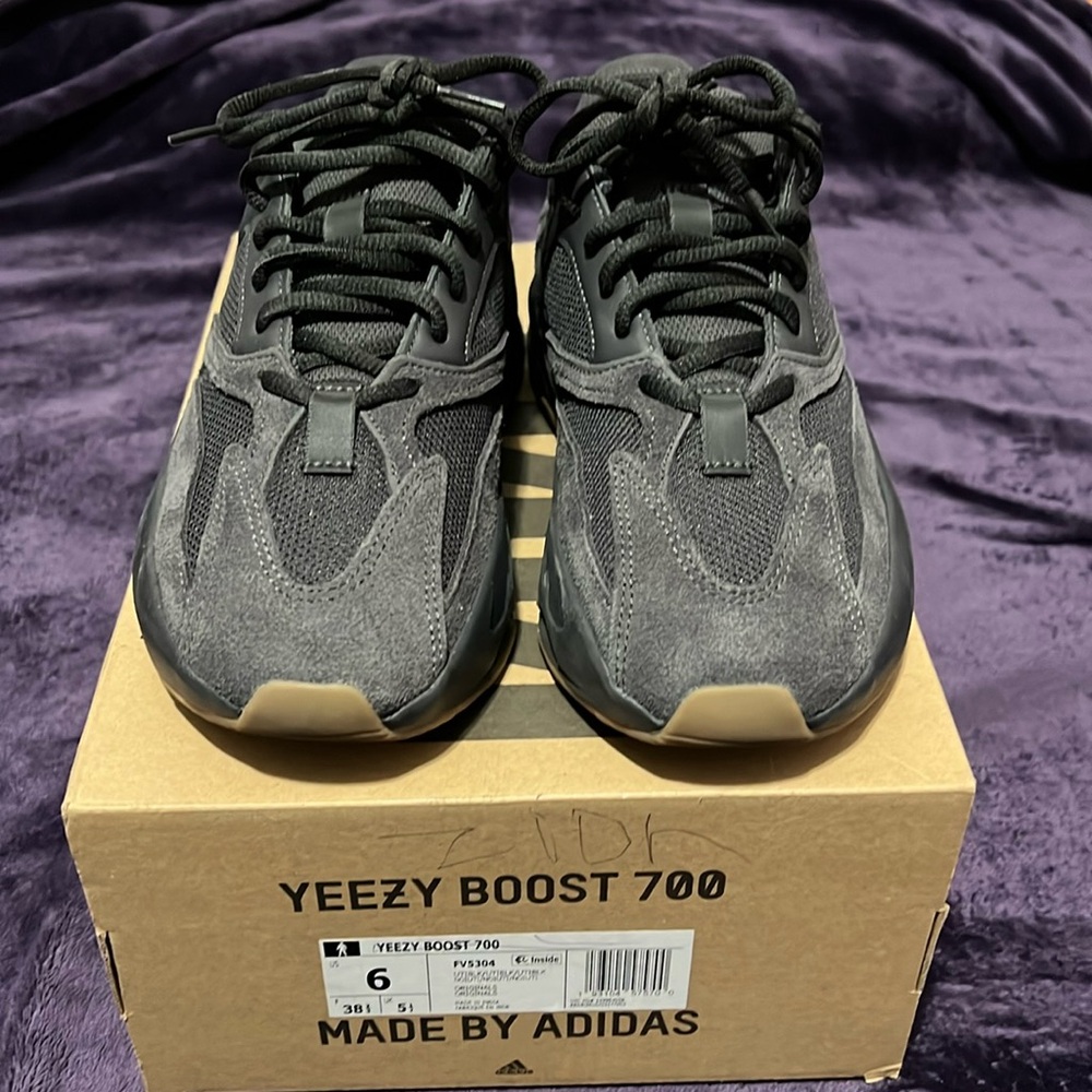 Yeezy Boost 700 size 6 adult